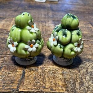Vintage Inarco Green Apple Ceramic Salt and Pepper Shakers